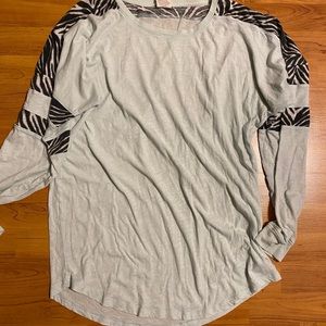 PINK VS light mint T-shirt with zebra print